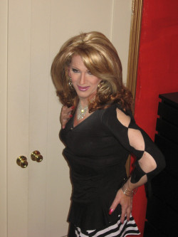 xdresser-babes:  CrossDressing