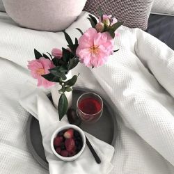 https://www.instagram.com/zakkiahomewares/