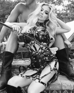 manueldiazbrand:  Carmen Electra for Nylon Españolhttp://www.nylon.com/…/espanol-carmen-electra-jasso-fotos-0…Photo - Josef Jasso PhotographyStyling - Erik ZiembaMUA - Ash_Kholm ArtistryHair - Jaime Diaz  Harness Dress - Manuel Díaz Brand