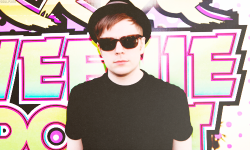 buckybarmnes-moved-deactivated2:  Favourite pictures of Patrick Stump: 14-16/? 