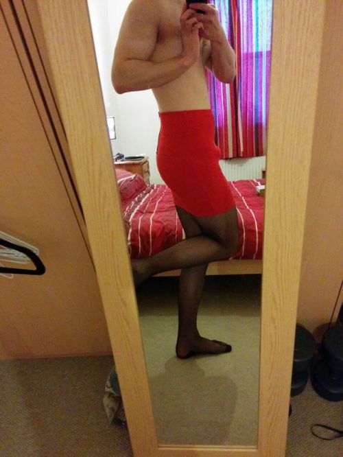 cdlisa: Someone talk to me, I’m incredibly lonely and more importantly horny