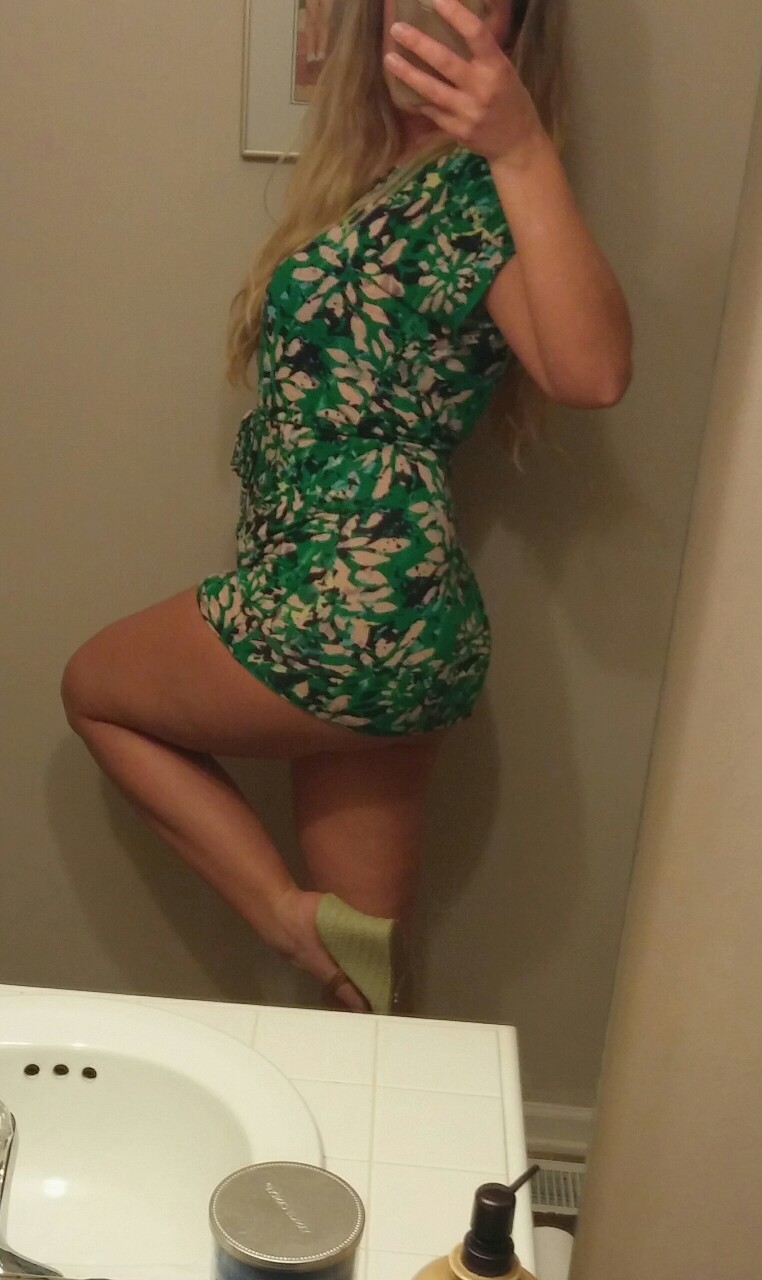 sarahxoxoblog:  love short dresses…allows for easier access 😏😉😙 