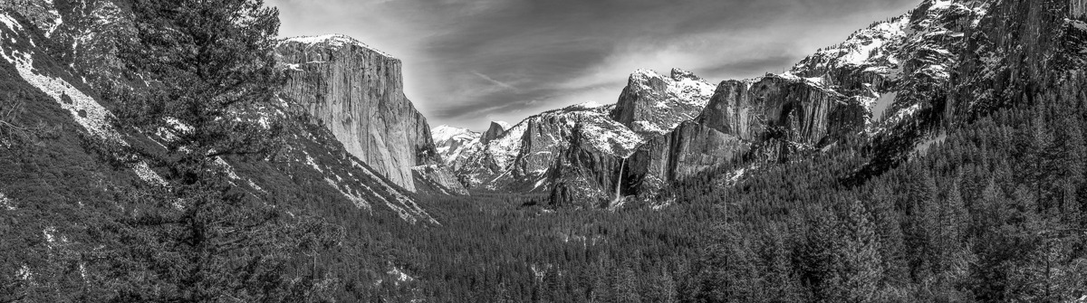 - Snow Caps -
Tunnel View - Yosemite National Park - California USA
Image & content copyright © Servando Gómez / www.circlecityscene.com 2012 onwards. All Rights Reserved