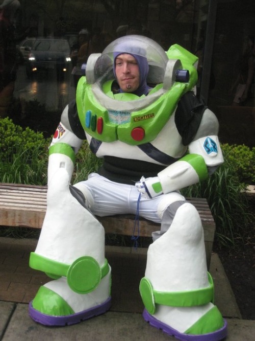 kamikame-cosplay:Awesome Buzz Lightyear cosplay. If he was a dad… he would be the coolest dad on the