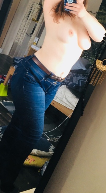 luv-thick-women: sexystonersara:   sexystonersara:  Jeans, no top, messy room 👅  Love these pics of me    That ass is perfect.  