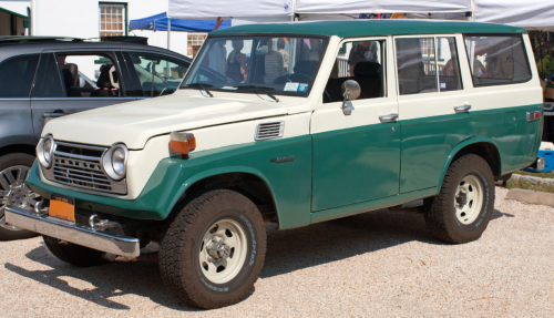japanesecarssince1946:  1968 Toyota Landcruiser Wagonwww.german-cars-after-1945.tumblr.com - www.french-cars-since-1946.tumblr.com - www.japanesecarssince1946.tumblr.com - www.britishcarsguide.tumblr.com