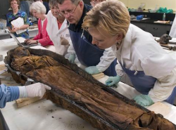 sixpenceee:  The following is a Civil War cast iron casket. It contained a boy who was around 13 years of age. Because they are sealed, cast iron coffins tend to yield well persevered bodies. Metal coffins were popular during the Civil War Era because