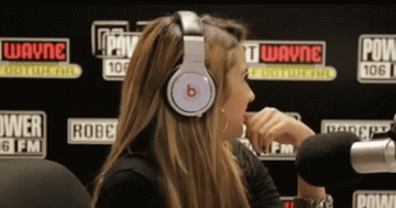 mizzjasminevillegasnewz:  Jasmine Villegas on power 10.6 FM Answering Questions!