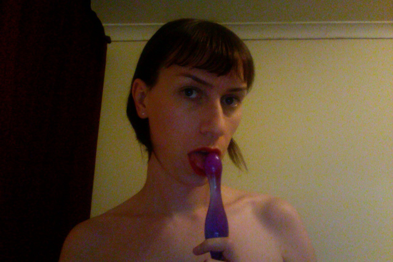 miss-fapamoto:  &ldquo;post a picture sucking off and licking a dildo, you little