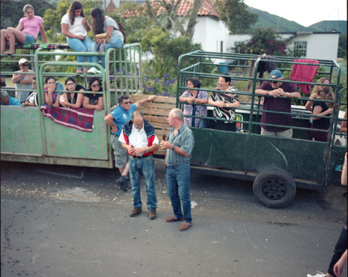 Graciosa, Açores, 2017Les rues du villages sont envahies par les taureaux, excités par les femmes en