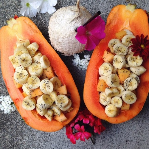 fitwithoutfat: Papaya love With bananas, peaches, mango, and honeydew, topped with poppy seeds.