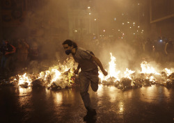 yahoonewsphotos:  Teachers’ march in BrazilThousands