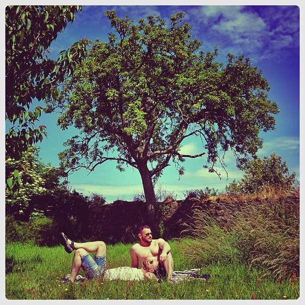 nelsoncarpenter:  adrianandshane: Adrian+Shane: Spent the day enjoying the sunshine.