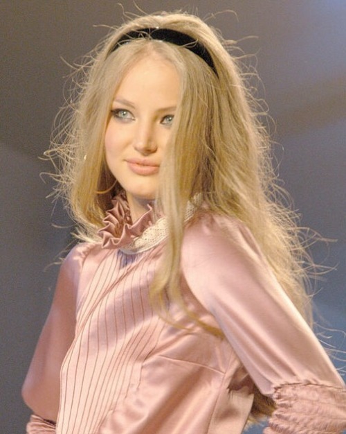 soierose: ruslana korshunova / betsey johnson ss 2006