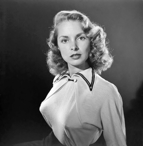 the-marriage-of-heaven-and-hell:Janet Leigh