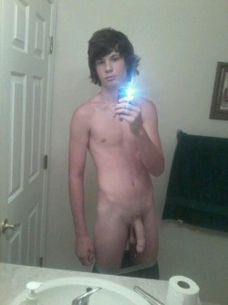 webcamwanker:  See other nude gay cam boys i have chatted with at Gay Cam Studs