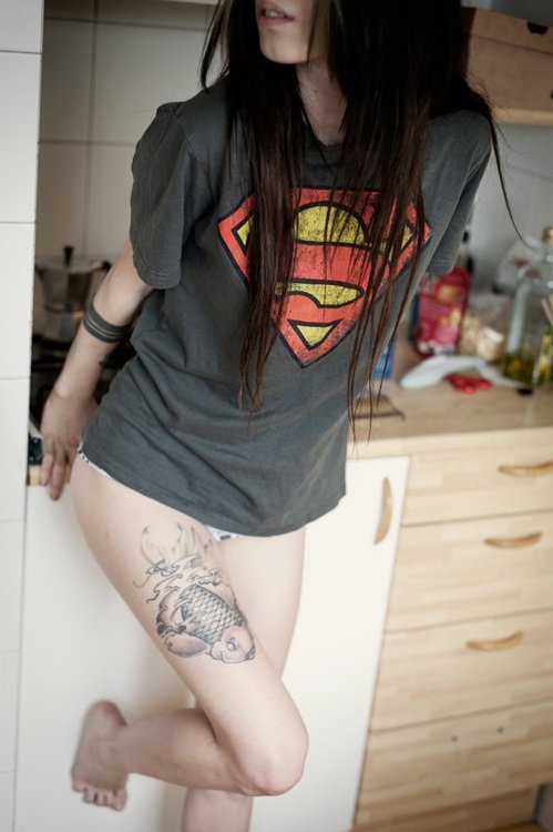thehottesthere:  http://www.thehottesthere.com/ 
