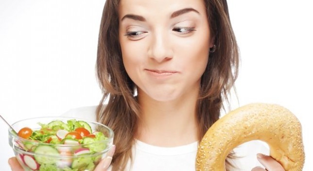 Want to crave carrots over cookies? Eat a lot of salad