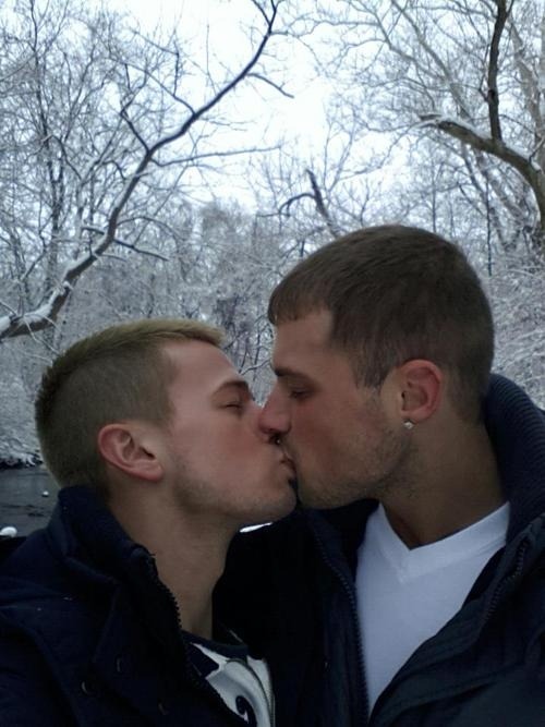 Men - Gay, Straight, Clothed and Nekkid