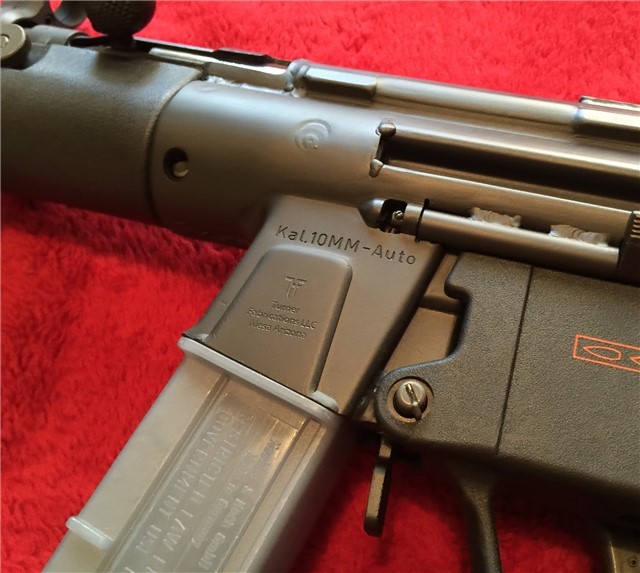 gunrunnerhell:  HK MP5K/10 The hard to find 10mm Auto chambered variant of the MP5.