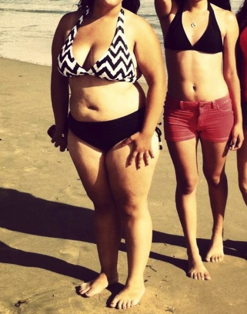 random-chubby-curves:  Me and a wonderful gorgeous  friend of mine!You guys should definitely take a look at her page!! bbygirlrose 