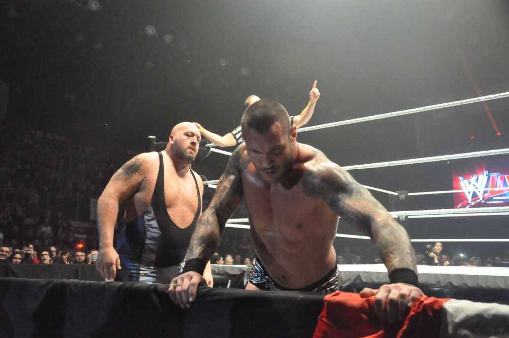 rwfan11:  Orton Vs BigShow (not my pics)