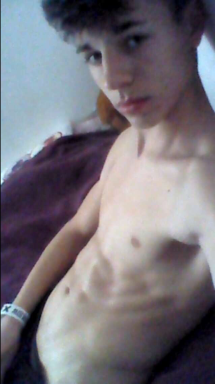 lindseysboys: Connor part 2: 19 year old soccer player showing me a girl sucking him off. He said he