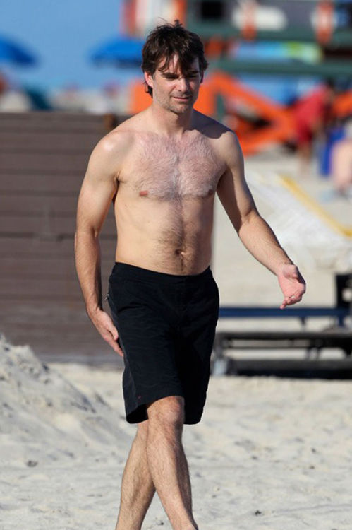 shirtlessmalecelebs:  Jeff Gordon