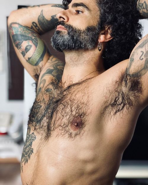 https://64.media.tumblr.com/2e30d108f83b1c7f5f30421b4fed92ef/7713cc1cd65ff343-56/s500x750/a76c05f4606f4072b74bd3cb0d263afb2cc9bc01.jpg