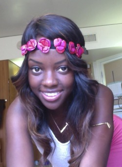 unapologetically-eboni:Flower child beautiful
