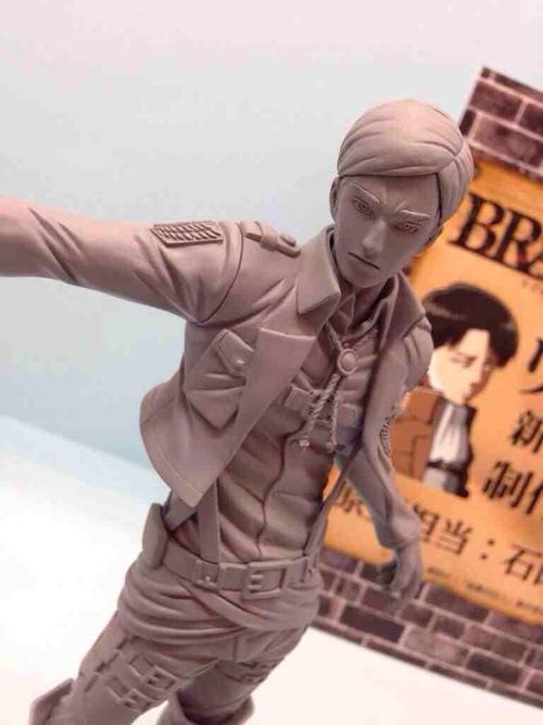  First looks at SENTINEL’s Erwin, Hanji, and Titan Eren figurines from Wonder Festival 2014!  A new (3rd) version of Levi was announced also, it seems. My wallet is crying. ETA: Added two more Hanji photos!