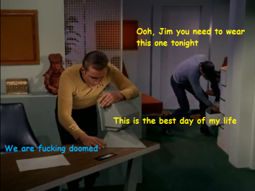 aurordream:I’ve been intending to get back to Star Trek Shitposting for ages, and Spock diving