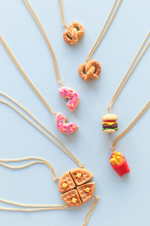 DIY Polymer Clay Friendship Food Necklaces’ Tutorials and Printables from Studio DIY.The tutor