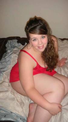 giantape:  &ldquo;Amazing legs on this beautiful brunette!&rdquo; submit your sexy pics  She is gorgeous