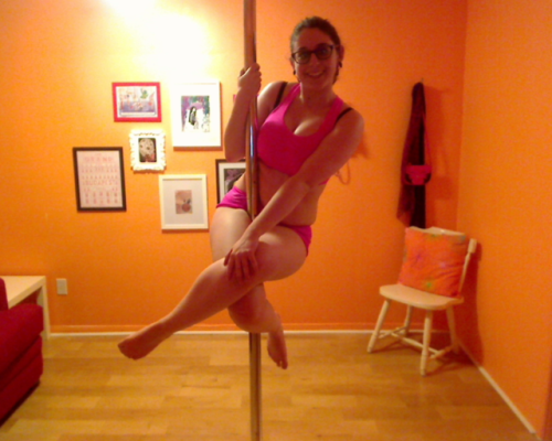 turbo-kitty:  pole dancing :D slowly slowly getting stronger