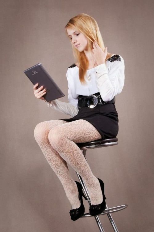 tightsobsession: onlysafeposts: Legwearheaven Absorption.