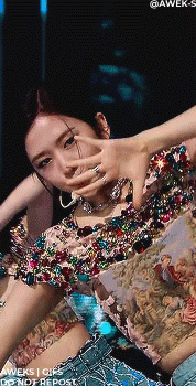 awek-s:   yujin during love dive era for @diosmenu      /     requested by @amarakaran