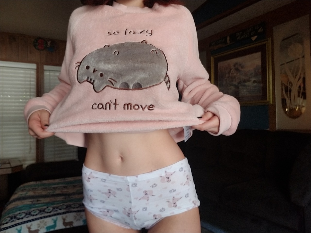 abrattypixie:  so lazy can’t move 