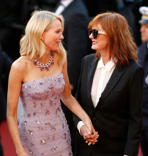 Naomi Watts (in Armani Prive dress and Giuseppe Zanotti shoes) with Susan Sarandon and Jul