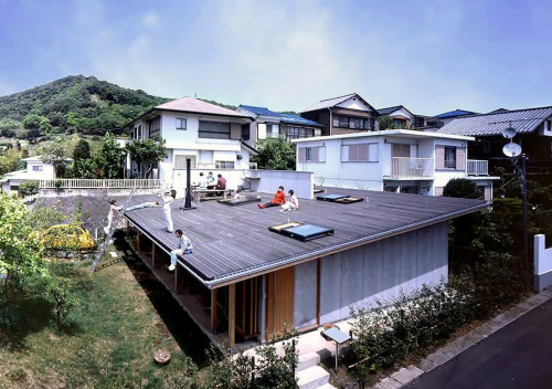 Tezuka - Roof house, Hadano 2001. Photos &copy; Katsuhisa Kida.