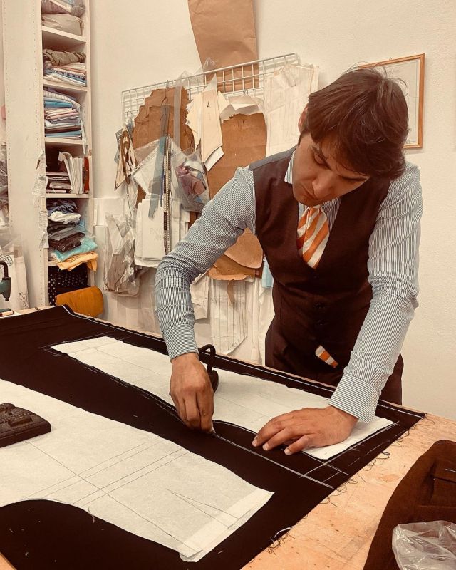 Slow tailoring reaffirms the pleasure of a time to go into tailoring to choose a unique garment that lasts for a lifetime.   #slowtailoring #sartorial #tailoring #santillo1970 #knowledge #wellmade #handsewn #Madeinitaly https://www.instagram.com/p/CdioTwks3_g/?igshid=NGJjMDIxMWI= #slowtailoring#sartorial#tailoring#santillo1970#knowledge#wellmade#handsewn#madeinitaly