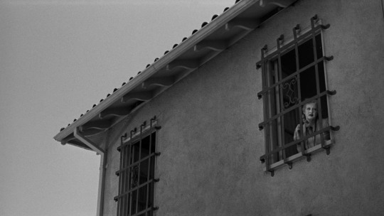 barricklovesmovies:What Ever Happened to Baby Jane? (1962)dir. Robert Aldrichdop: Ernest Haller