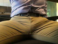 hungnordic:Under desk bulge