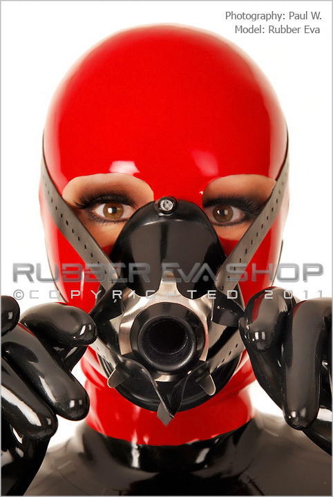 elliotsalem:  Don’t forget your mask! 