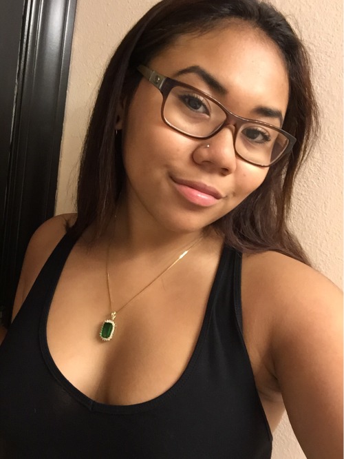 litshawty:  Let’s pretend my necklace isn’t backwards in the first one 
