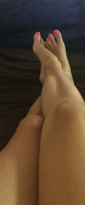 missysdirtypanties:  luvhertoes:  missysdirtypanties:  Lazy saturday night after a long day of work 💁🏻  Such sexiness  Thank you doll ;)