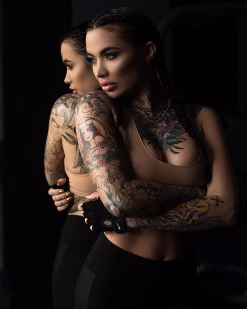 tattedbeautues:  Alesandra Nicole  Http://www.inked-model.com