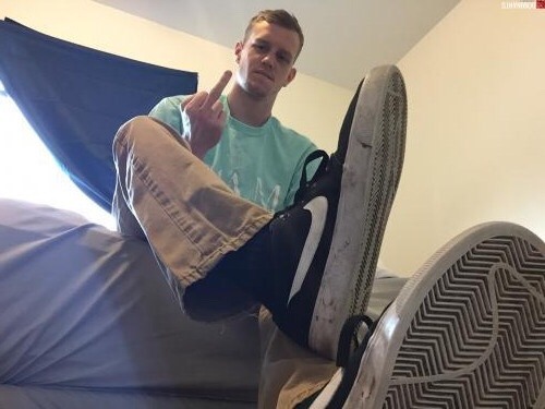 teenboysmellyfeet:  “Yea fag I know you’re dying to smell my superior alpha foot while I