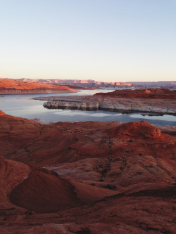 definitelydope:  Lake Powell, AZ (by kevinrussmobile)