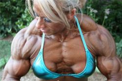 sexyfemalemusclefan:  Julie Bourassa 